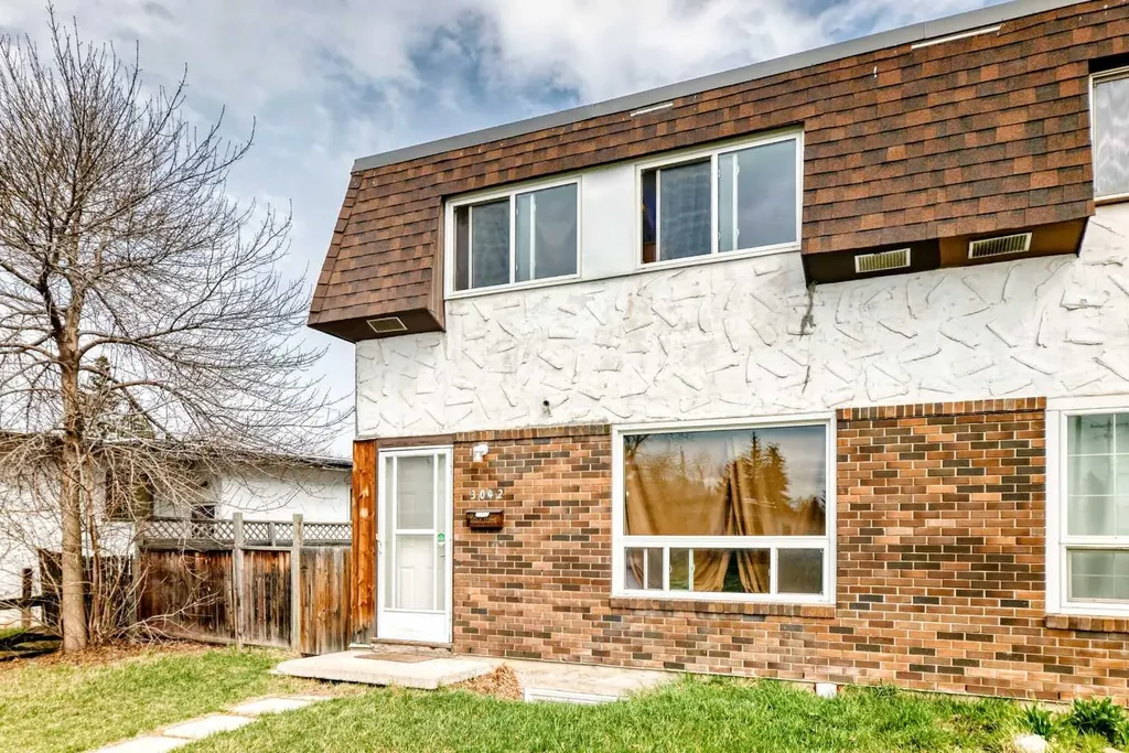 3042 Doverville Crescent SE Calgary AB t2b1t9