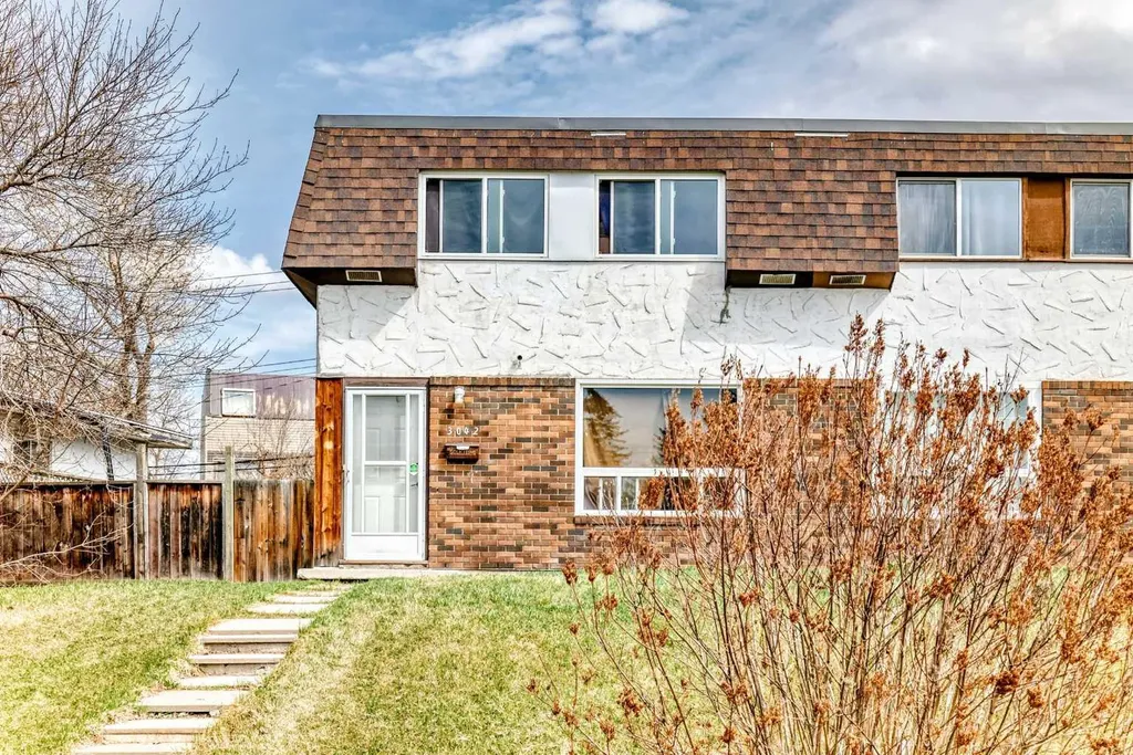3042 Doverville Crescent SE Calgary AB t2b1t9