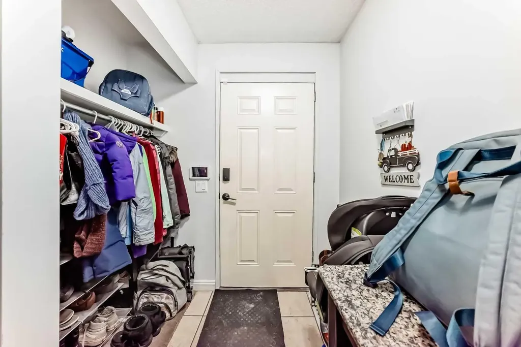 3042 Doverville Crescent SE Calgary AB t2b1t9