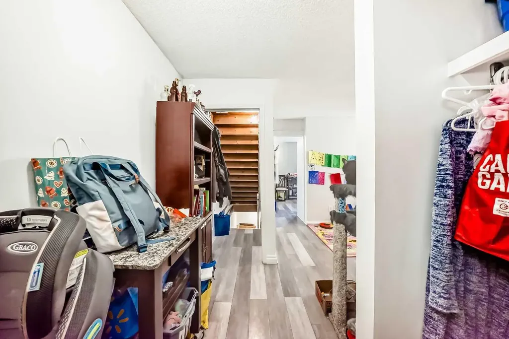 3042 Doverville Crescent SE Calgary AB t2b1t9