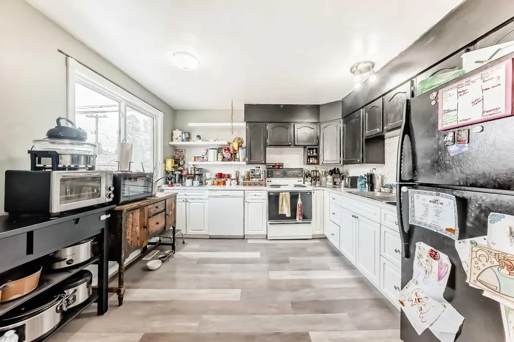 3042 Doverville Crescent SE Calgary AB t2b1t9