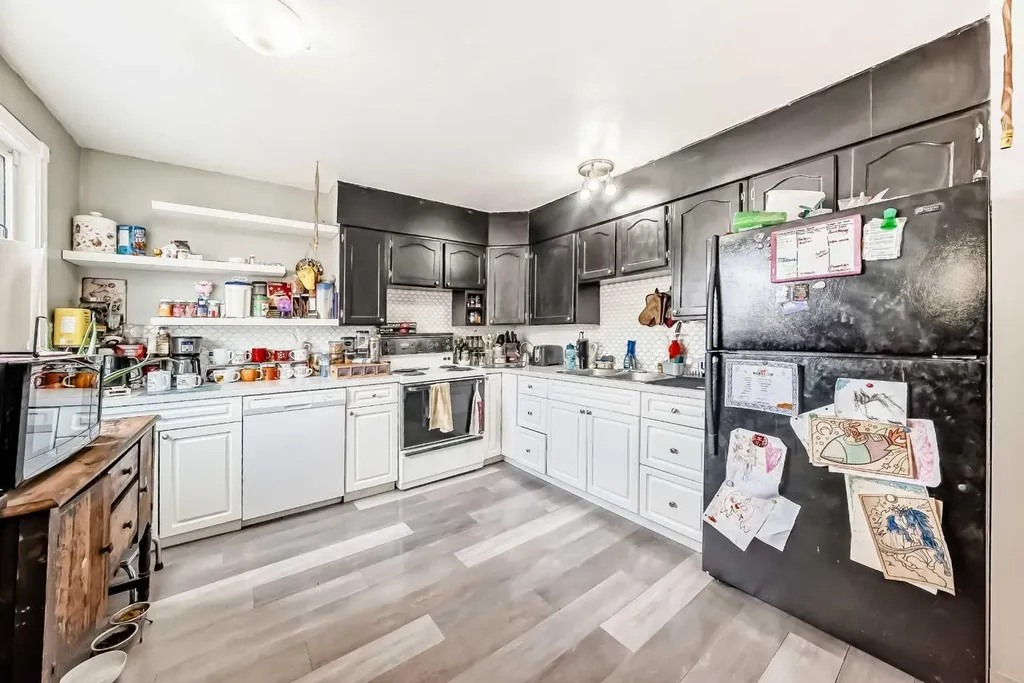 3042 Doverville Crescent SE Calgary AB t2b1t9