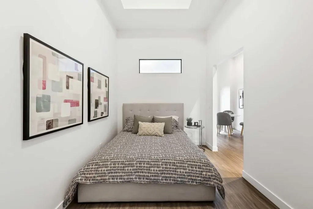 730 2 Avenue SW Calgary AB T2P 1R8