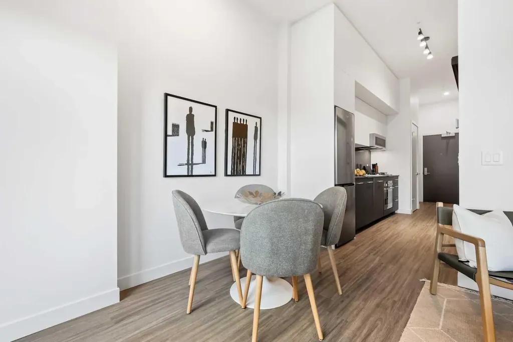 730 2 Avenue SW Calgary AB T2P 1R8