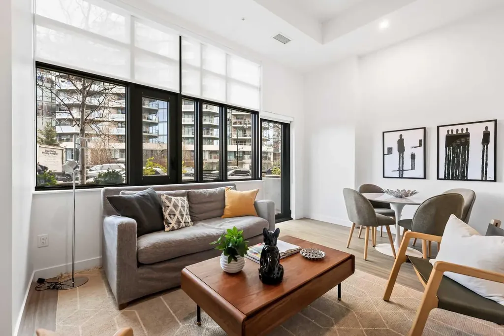730 2 Avenue SW Calgary AB T2P 1R8