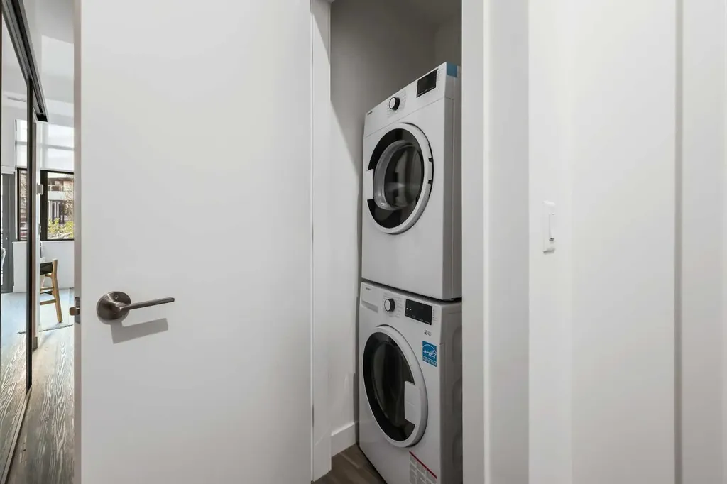 730 2 Avenue SW Calgary AB T2P 1R8