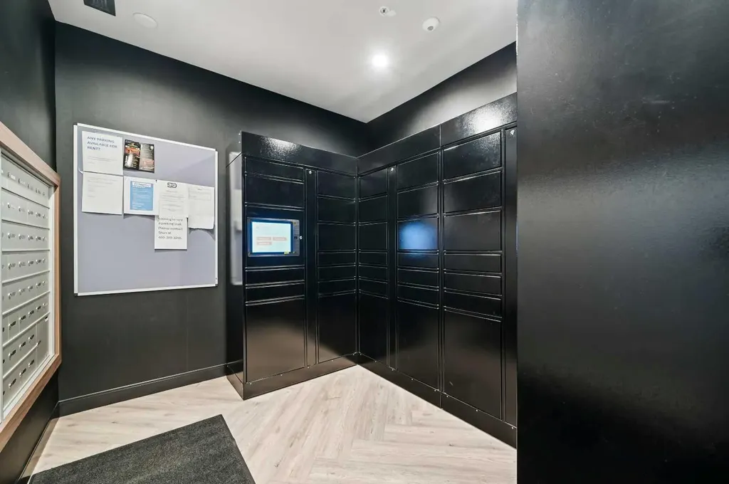 730 2 Avenue SW Calgary AB T2P 1R8