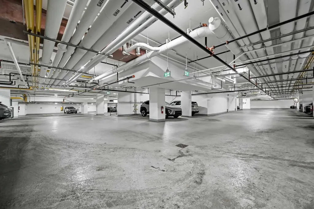 730 2 Avenue SW Calgary AB T2P 1R8
