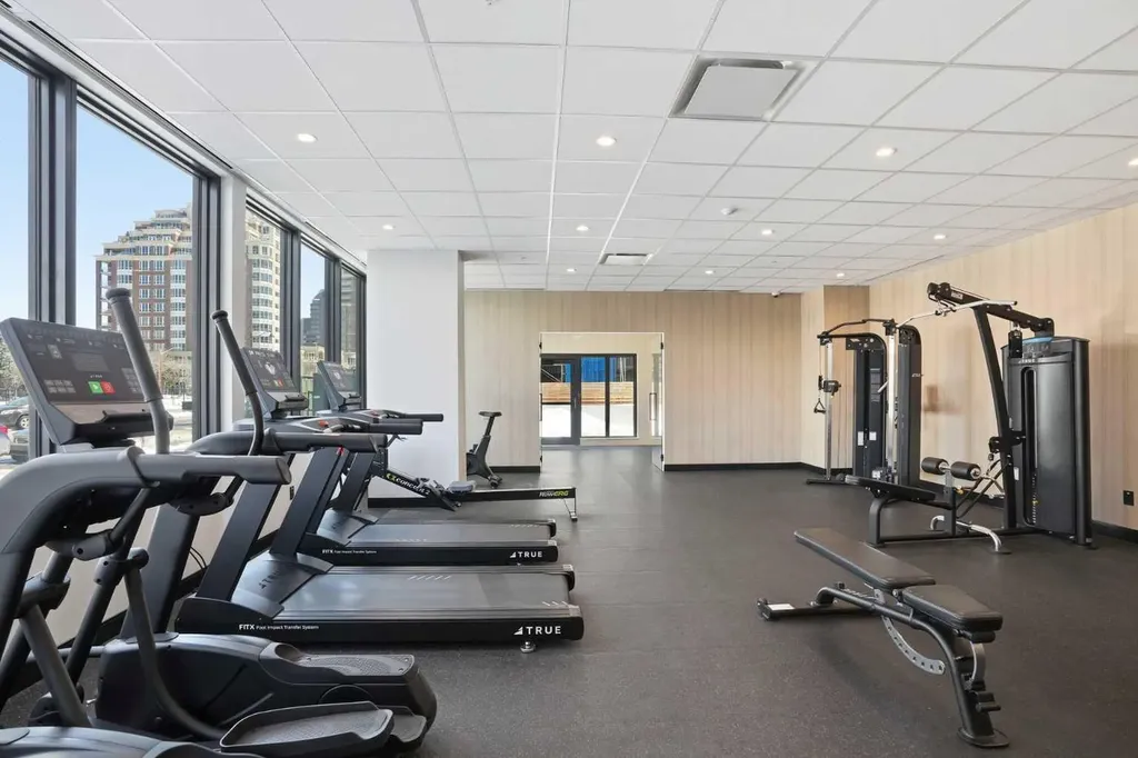730 2 Avenue SW Calgary AB T2P 1R8
