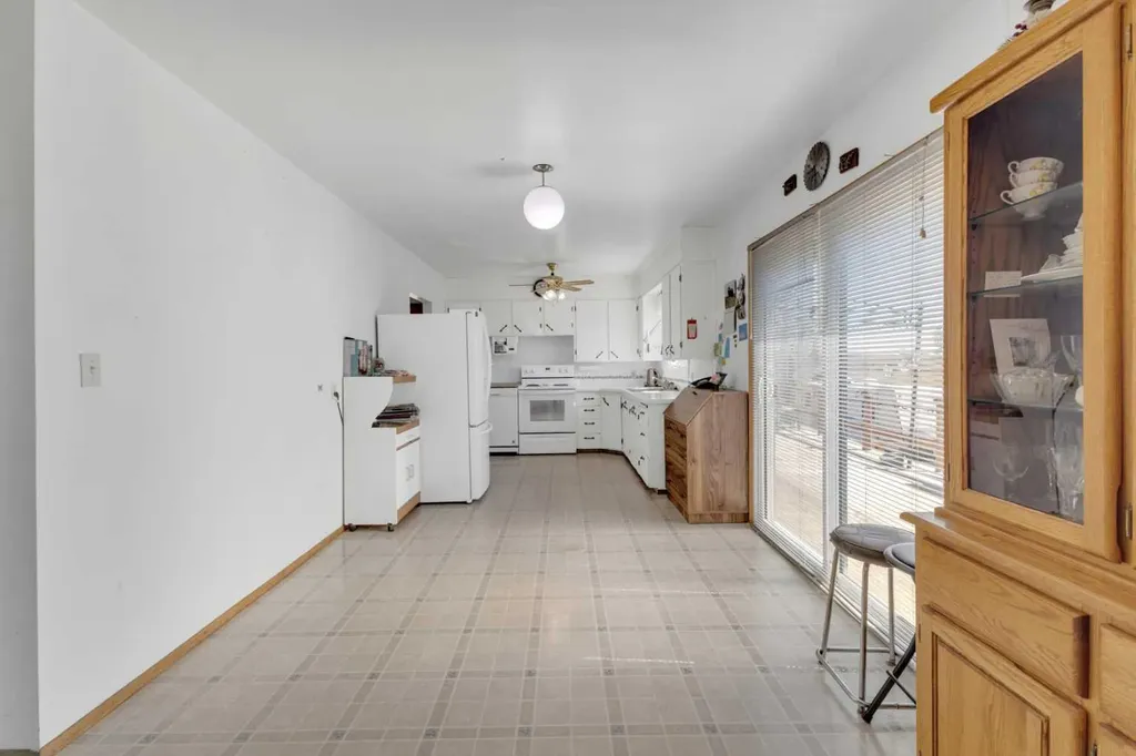 38311 Range Road 244 Rural Lacombe County AB T0C 0Y0