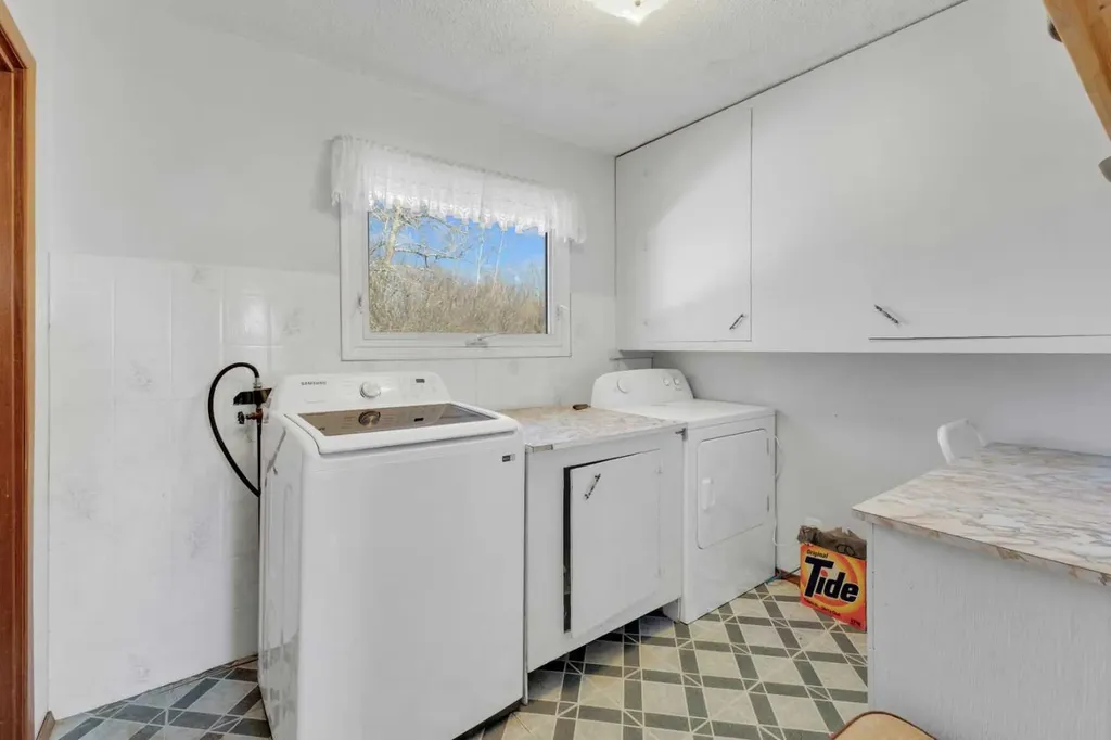 38311 Range Road 244 Rural Lacombe County AB T0C 0Y0