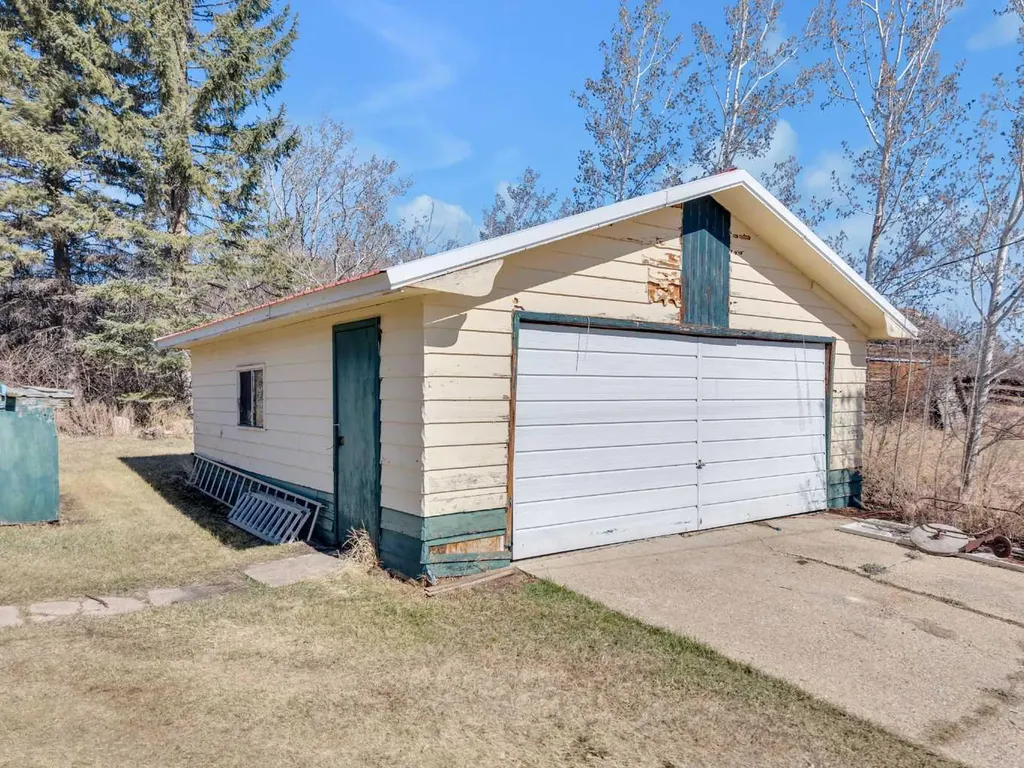 38311 Range Road 244 Rural Lacombe County AB T0C 0Y0