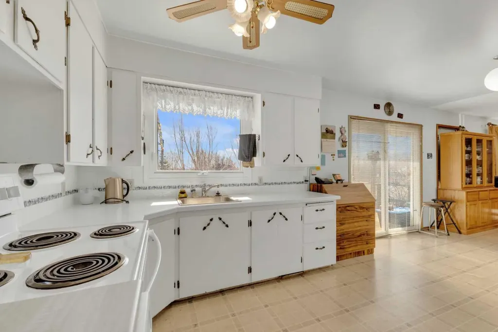 38311 Range Road 244 Rural Lacombe County AB T0C 0Y0