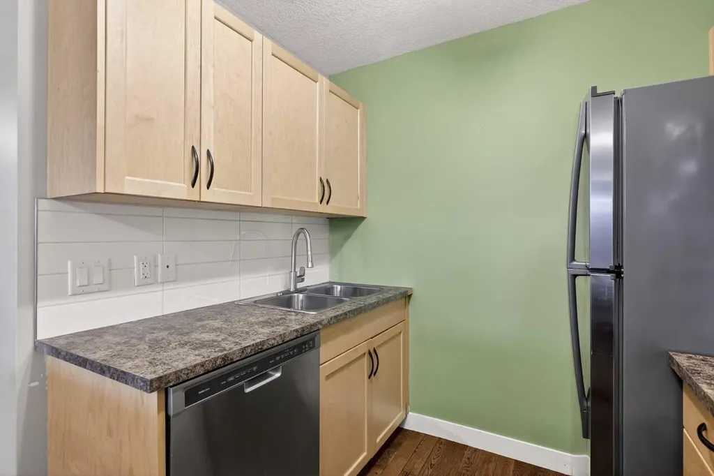 125 23 Avenue SW Calgary AB T2S 0H9