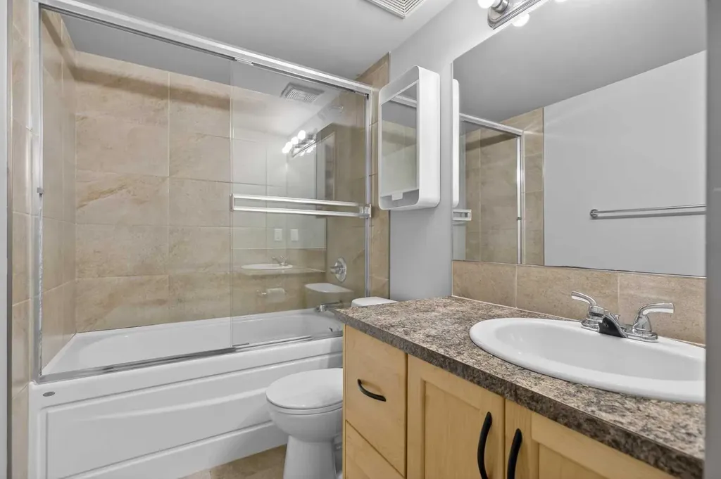 125 23 Avenue SW Calgary AB T2S 0H9