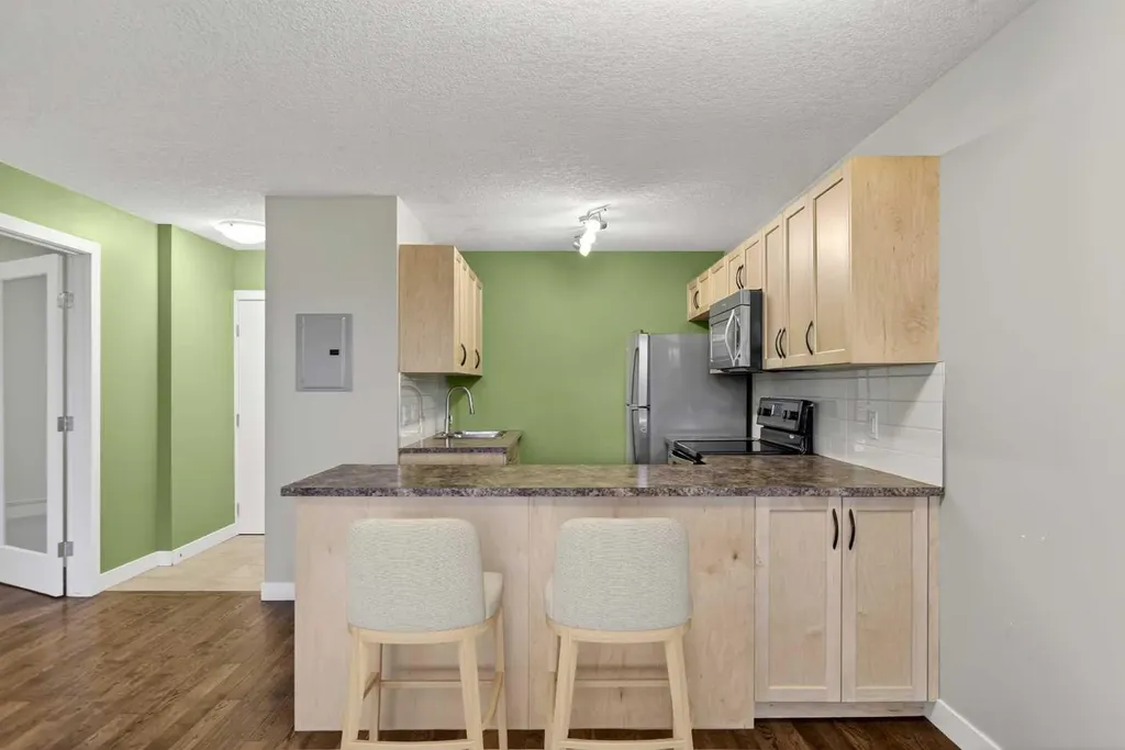 125 23 Avenue SW Calgary AB T2S 0H9