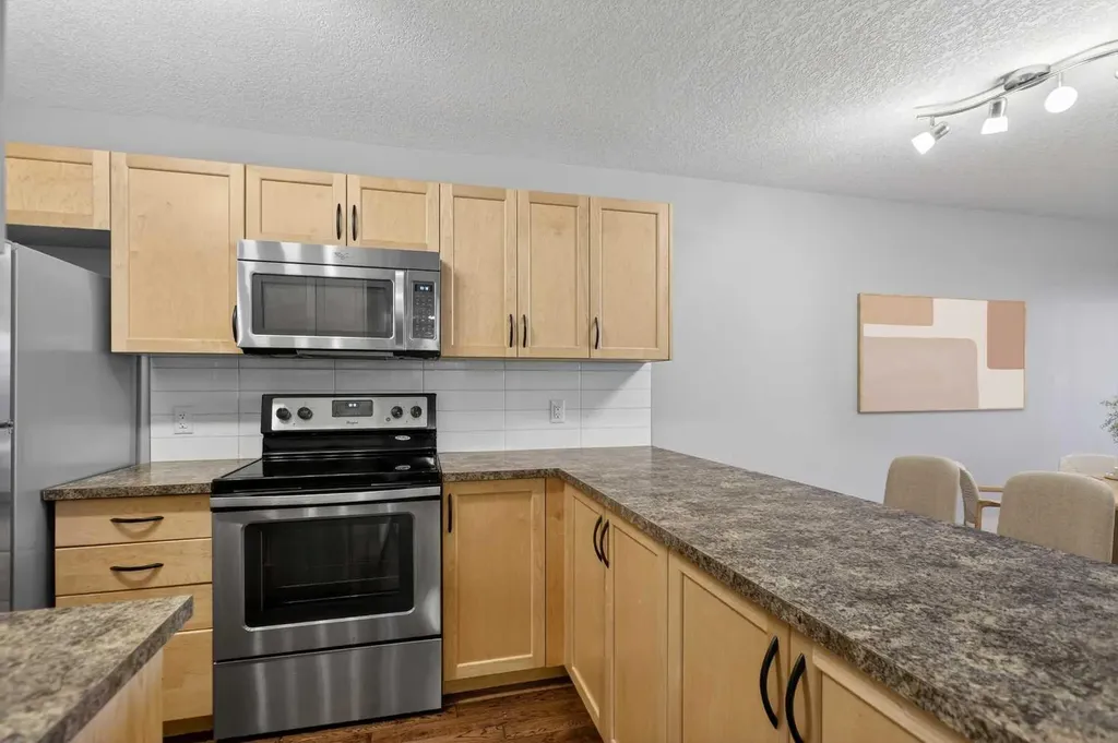 125 23 Avenue SW Calgary AB T2S 0H9