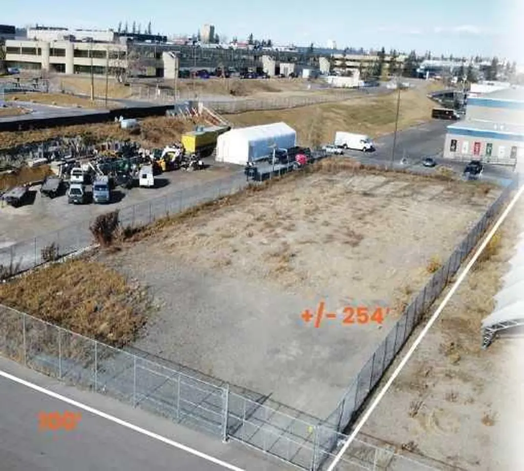 229 33 Street NE Calgary AB T2A 4Y6