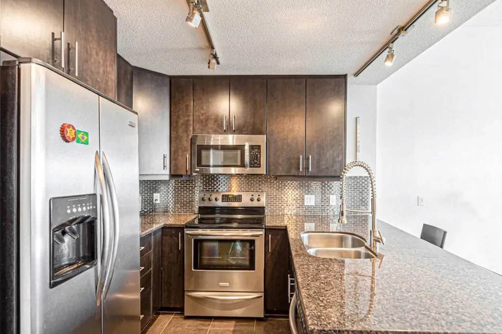 210 15 Avenue SE Calgary AB T2G 0B5