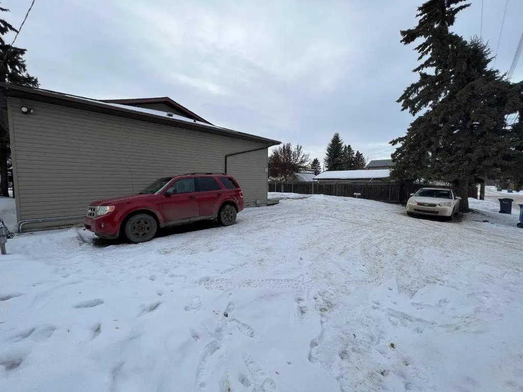 3832 47 Street Red Deer AB T4n1n7