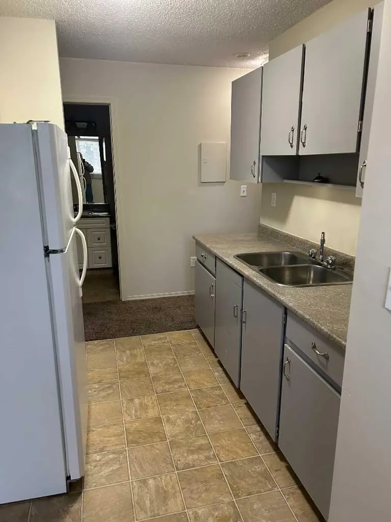 3832 47 Street Red Deer AB T4n1n7