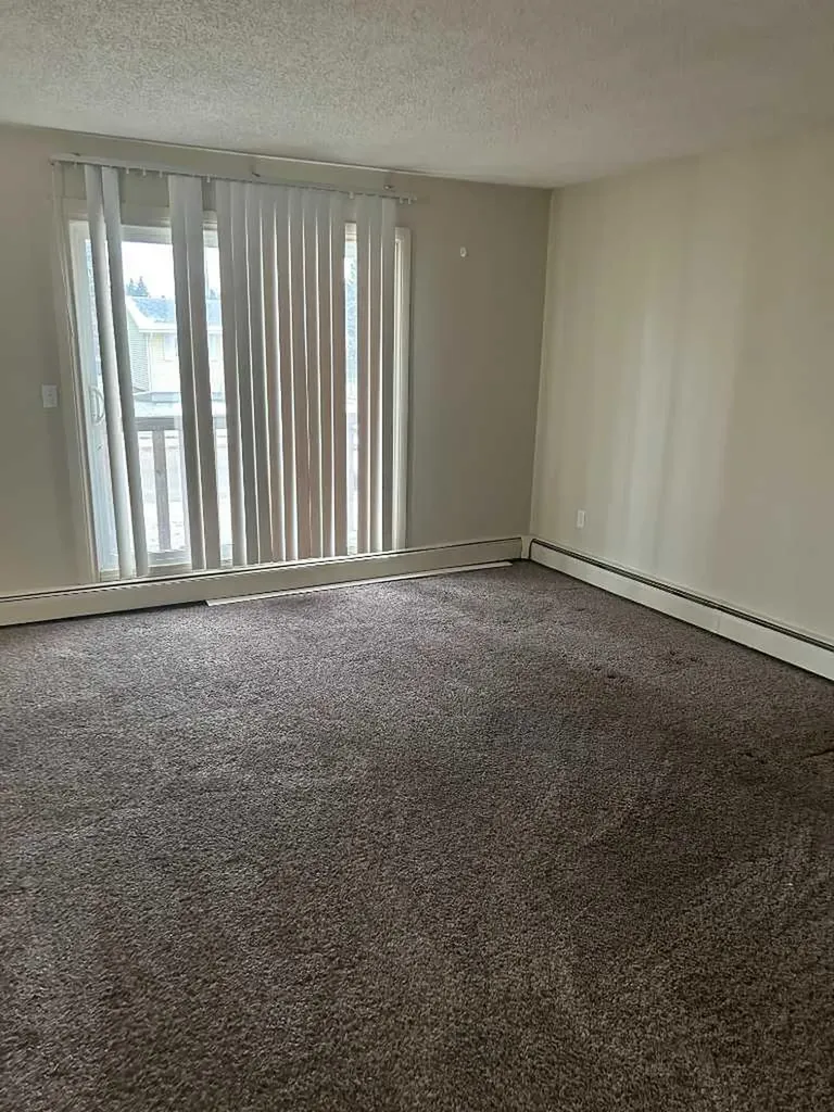 3832 47 Street Red Deer AB T4n1n7