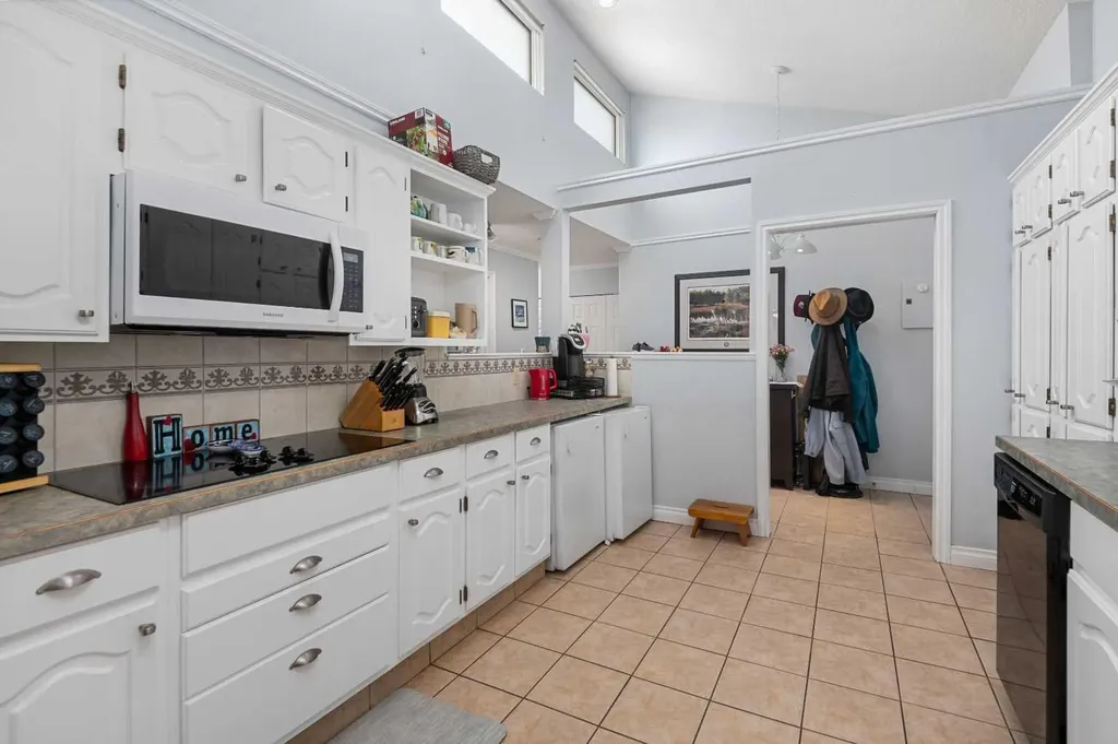 3730 50 Street NW Calgary AB T3A 2V9