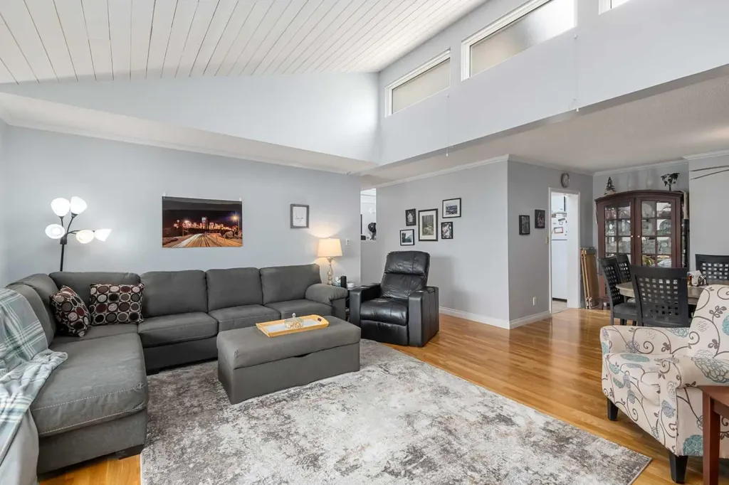 3730 50 Street NW Calgary AB T3A 2V9