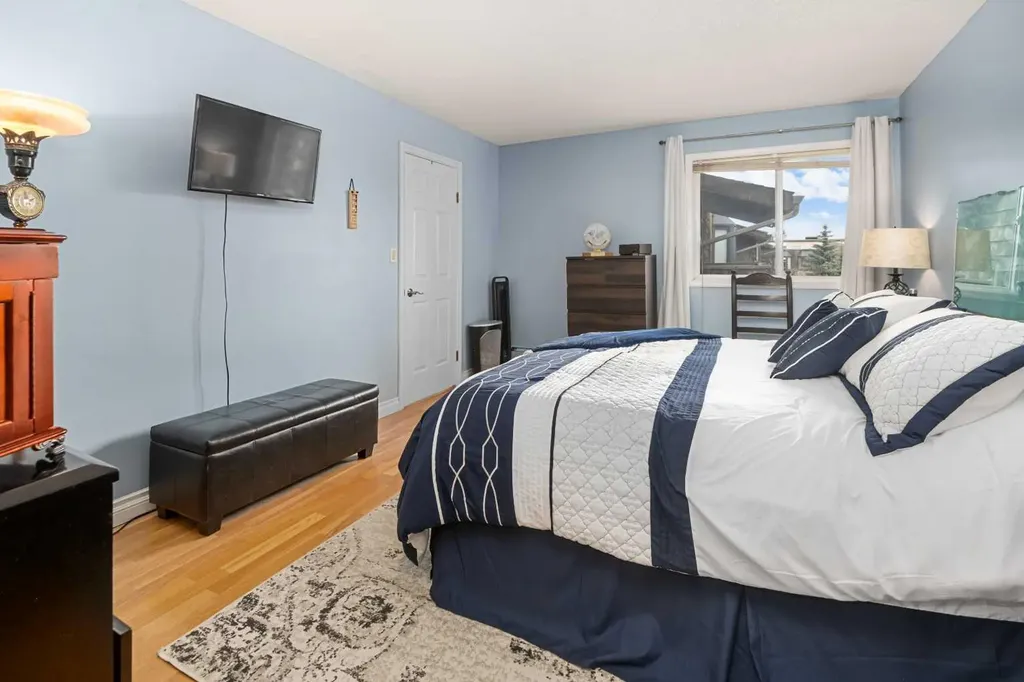3730 50 Street NW Calgary AB T3A 2V9