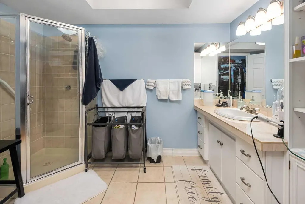 3730 50 Street NW Calgary AB T3A 2V9