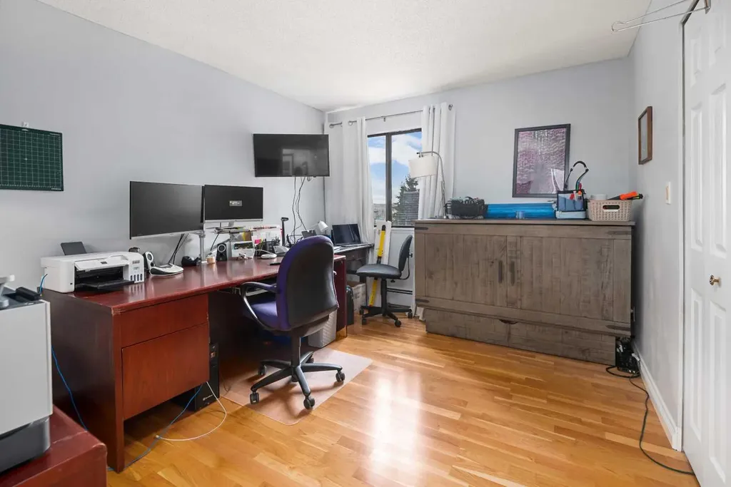 3730 50 Street NW Calgary AB T3A 2V9