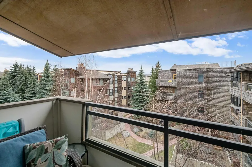 3730 50 Street NW Calgary AB T3A 2V9