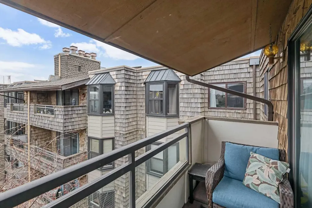 3730 50 Street NW Calgary AB T3A 2V9