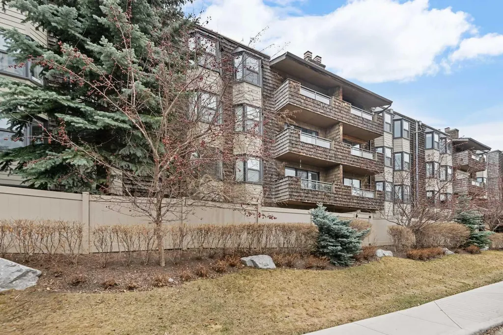 3730 50 Street NW Calgary AB T3A 2V9