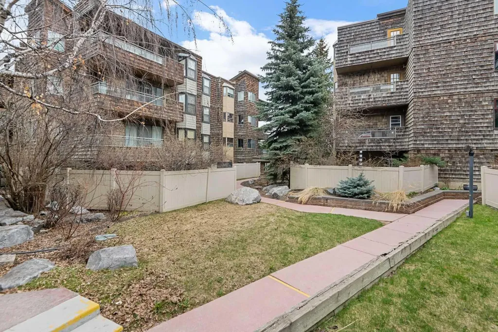 3730 50 Street NW Calgary AB T3A 2V9