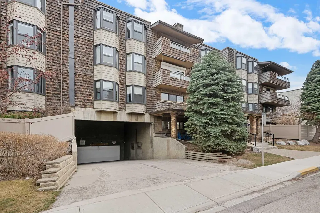 3730 50 Street NW Calgary AB T3A 2V9