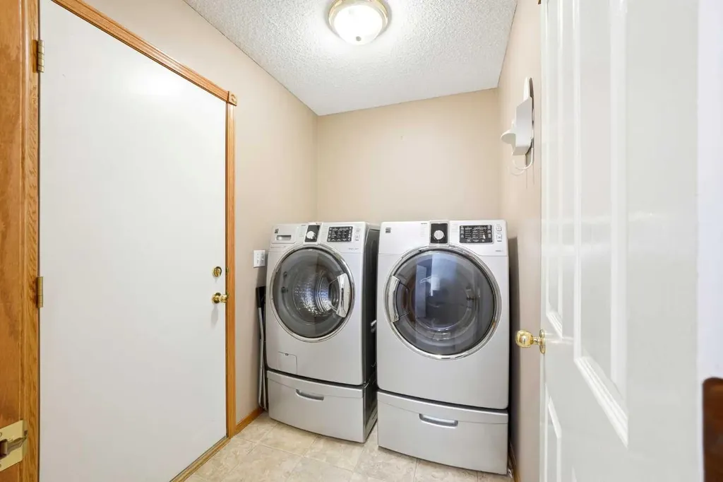 129 Arbour Ridge Circle NW Calgary AB T3G 3Y9