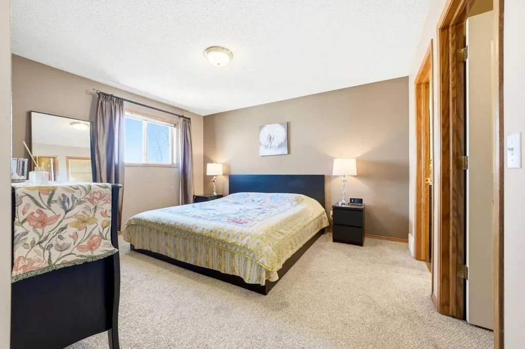 129 Arbour Ridge Circle NW Calgary AB T3G 3Y9