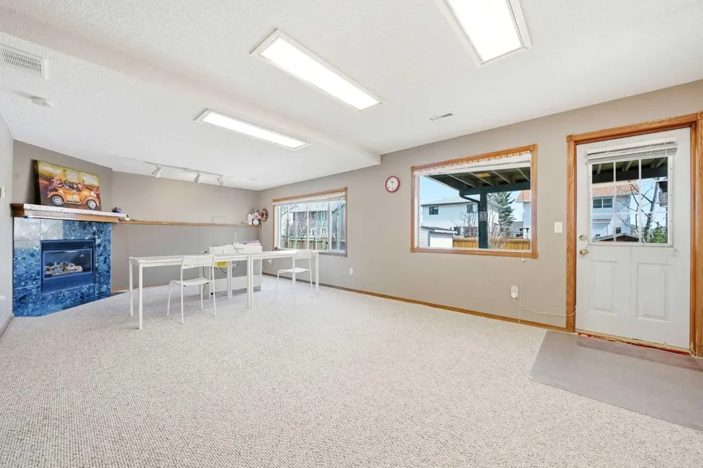 129 Arbour Ridge Circle NW Calgary AB T3G 3Y9