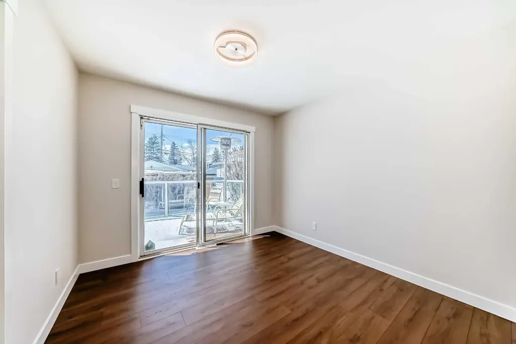 7427 25 Street SE Calgary AB T2C 1A3