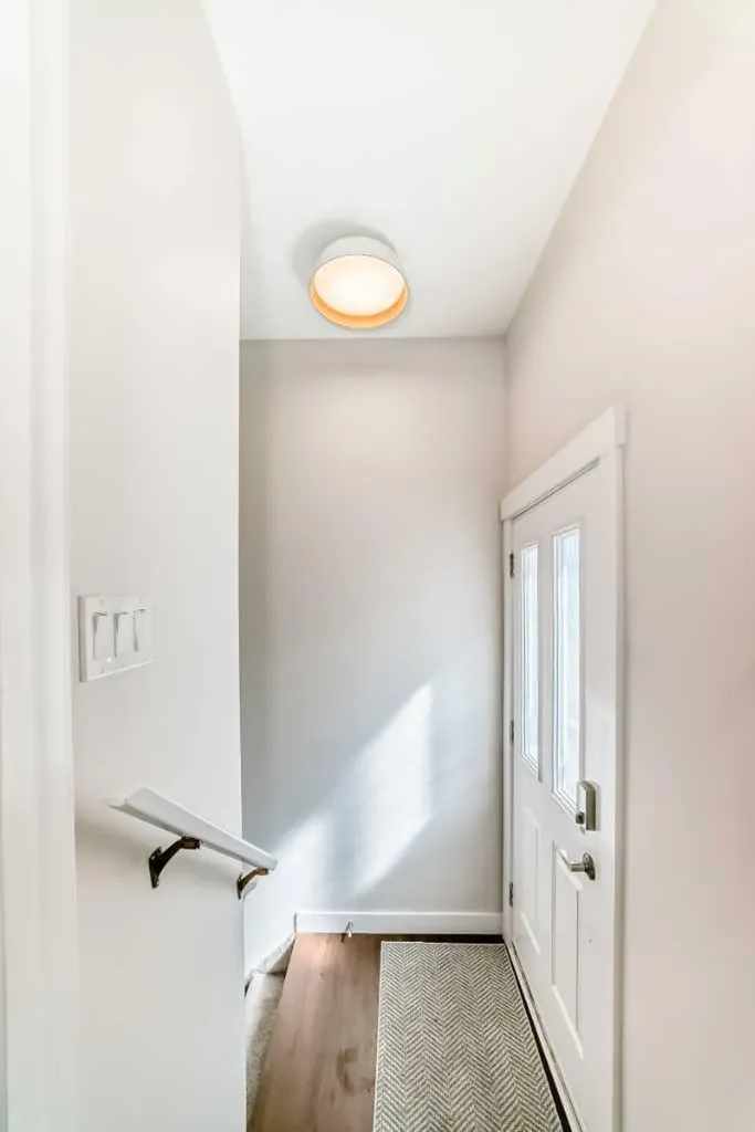 7427 25 Street SE Calgary AB T2C 1A3