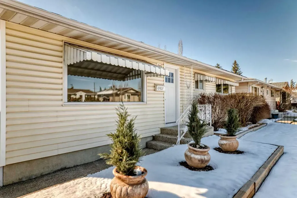 7427 25 Street SE Calgary AB T2C 1A3