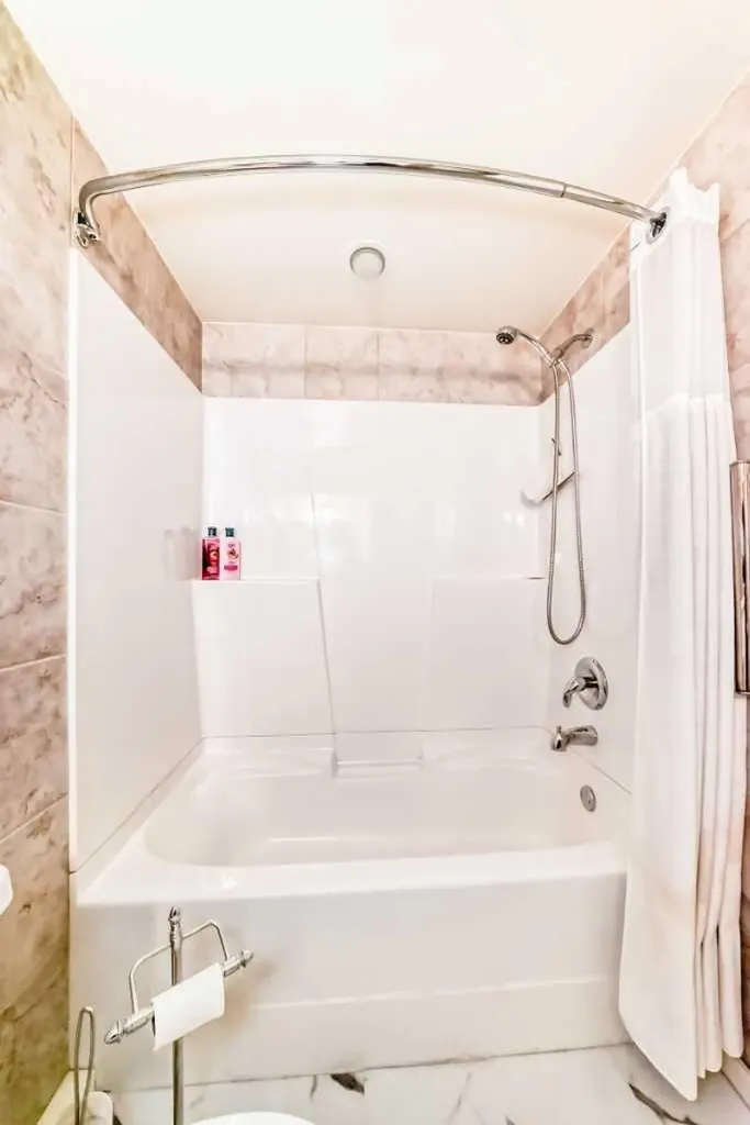 7427 25 Street SE Calgary AB T2C 1A3