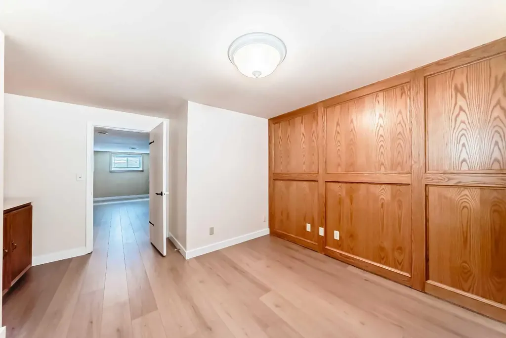 7427 25 Street SE Calgary AB T2C 1A3
