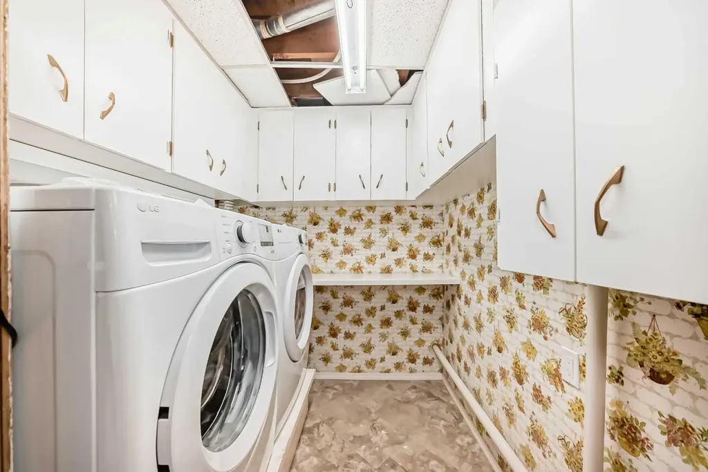 7427 25 Street SE Calgary AB T2C 1A3