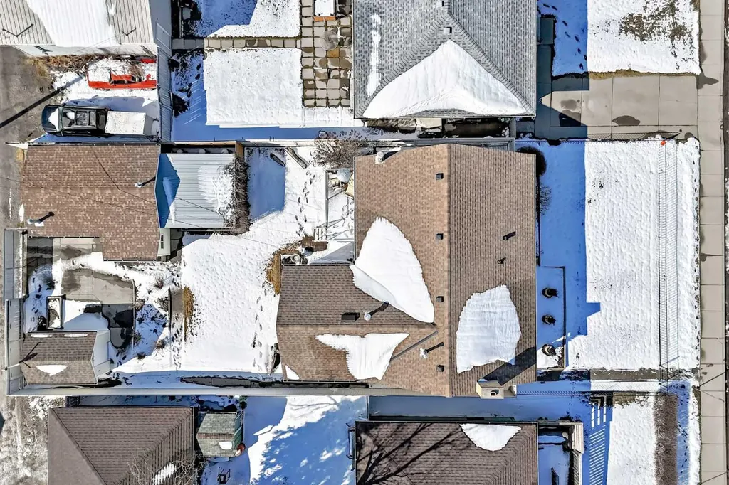 7427 25 Street SE Calgary AB T2C 1A3