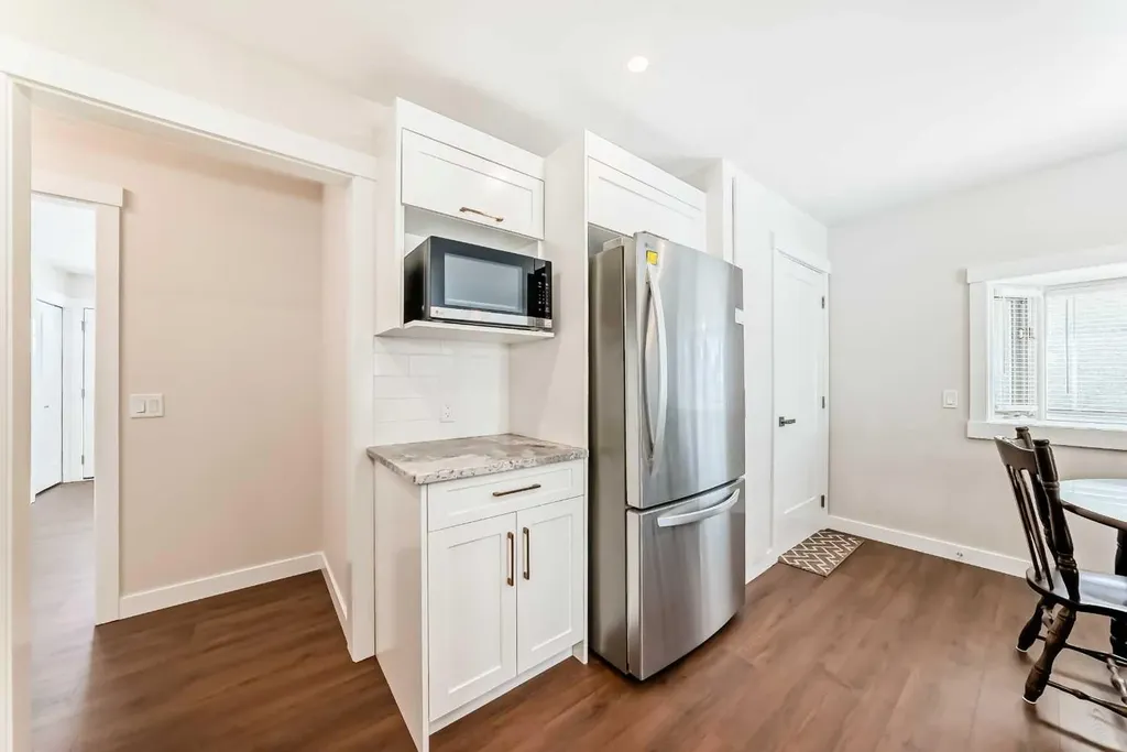7427 25 Street SE Calgary AB T2C 1A3