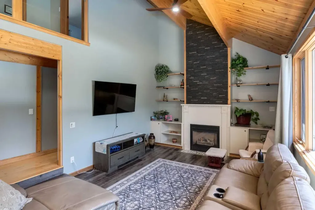 20 Mountain View Park Bragg Creek AB T0L 0K0