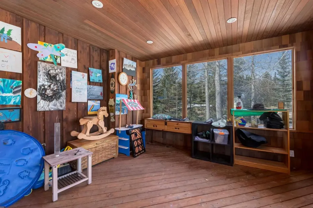 20 Mountain View Park Bragg Creek AB T0L 0K0
