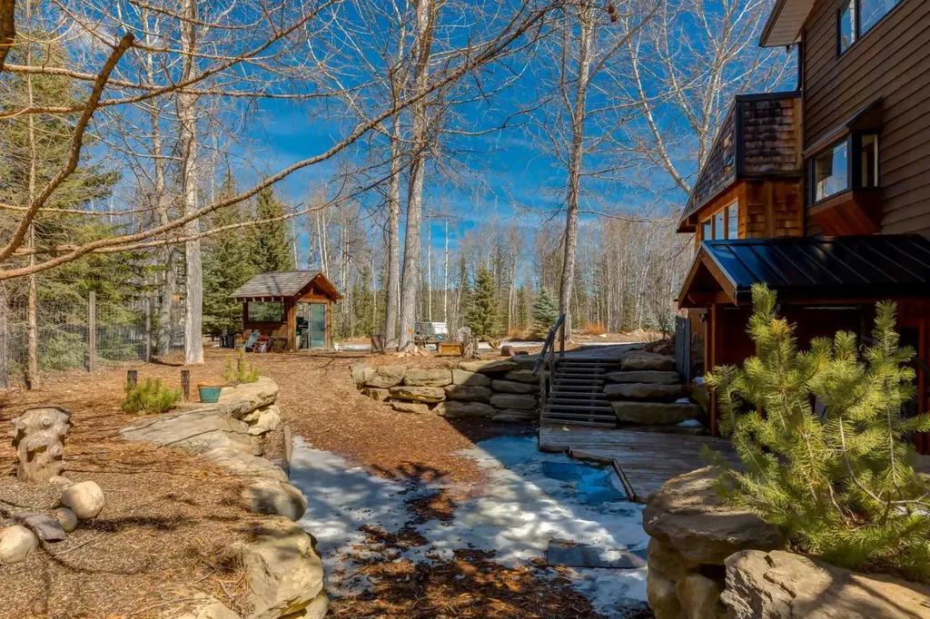 20 Mountain View Park Bragg Creek AB T0L 0K0